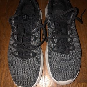 Under armour women’s size 8.5
